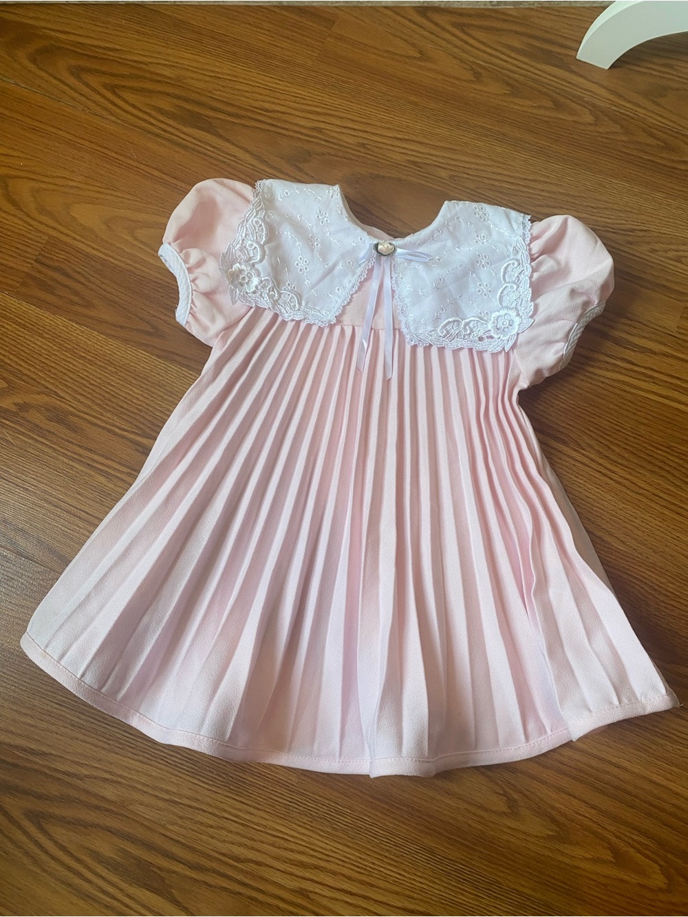 Y2K Classic Pink Pleated Kids Dress with White Lace Collar